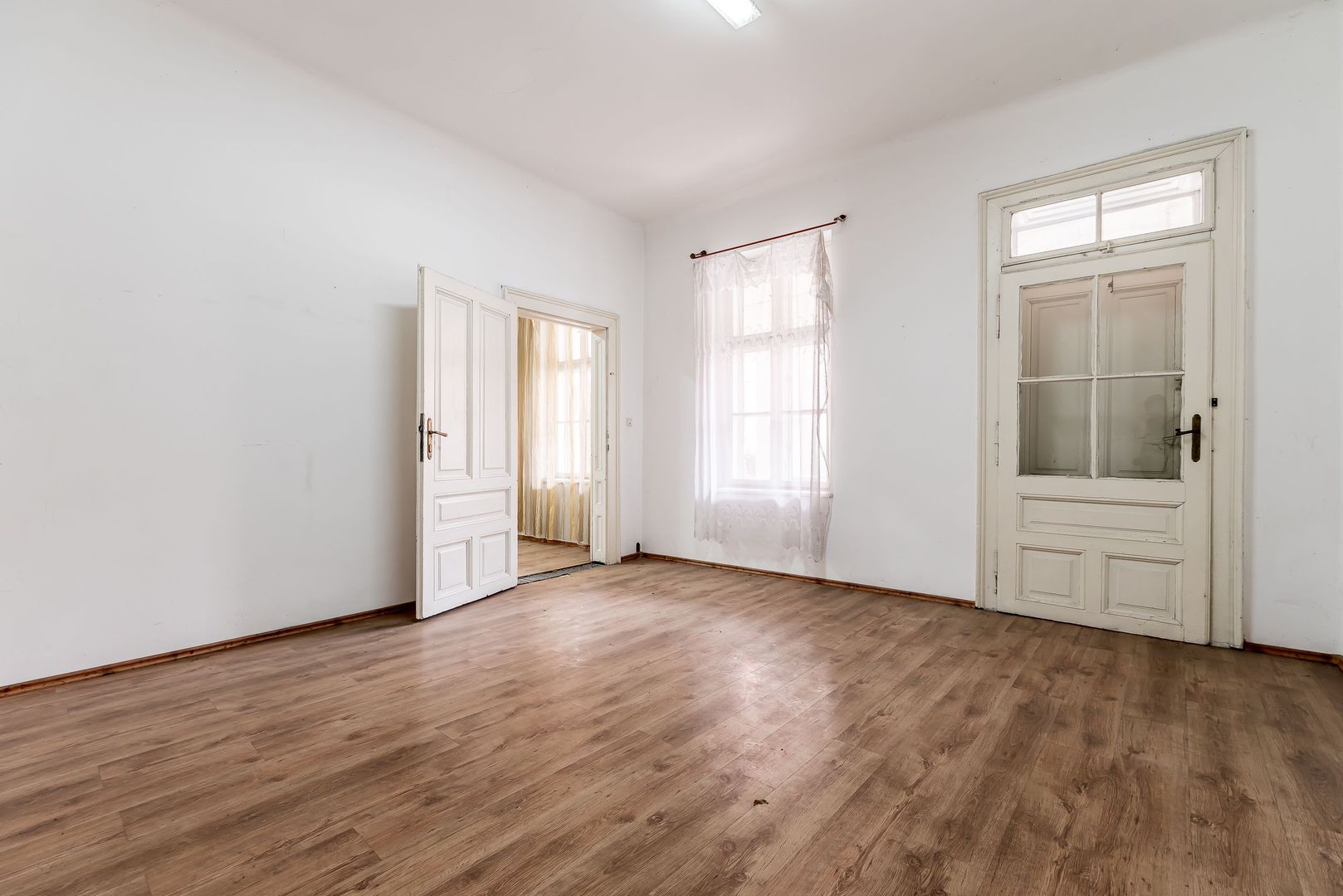 Imagine 2 - Apartament 2 camere Str. Lucian Blaga, clădire în renovare completa