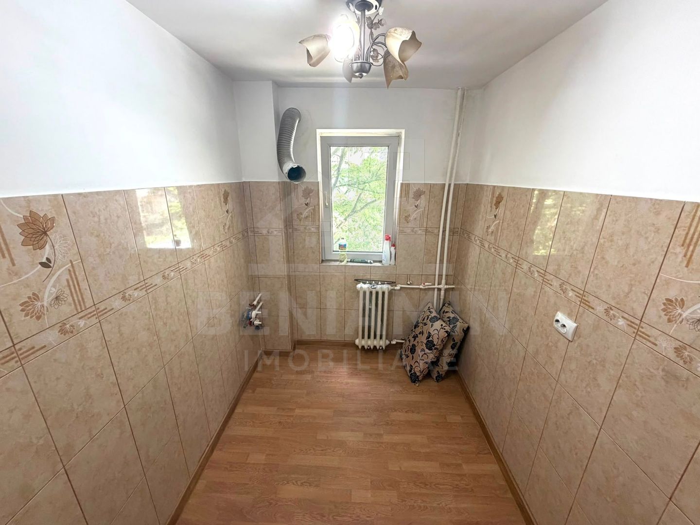 Apartament 2 camere etaj 1 cu teava de gaze 41mp Craiovita - imaginea 4