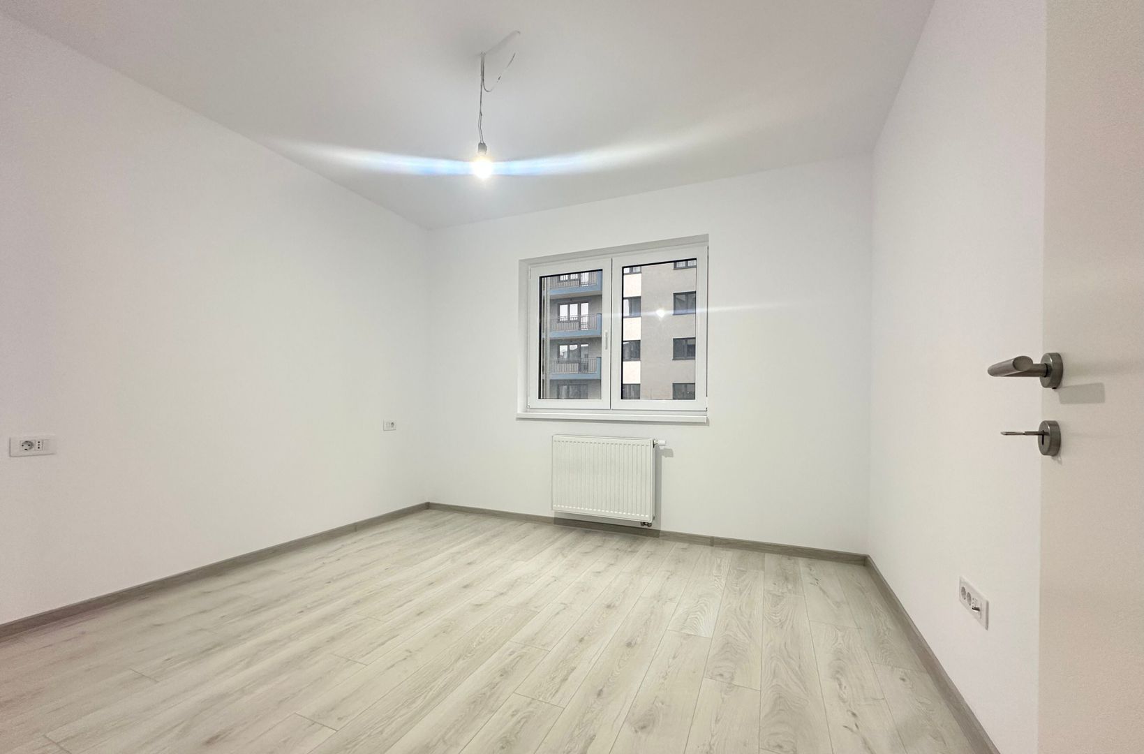 Inchiriere apartament nemobilat Casa Nobel Lângă Coresi - imaginea 9