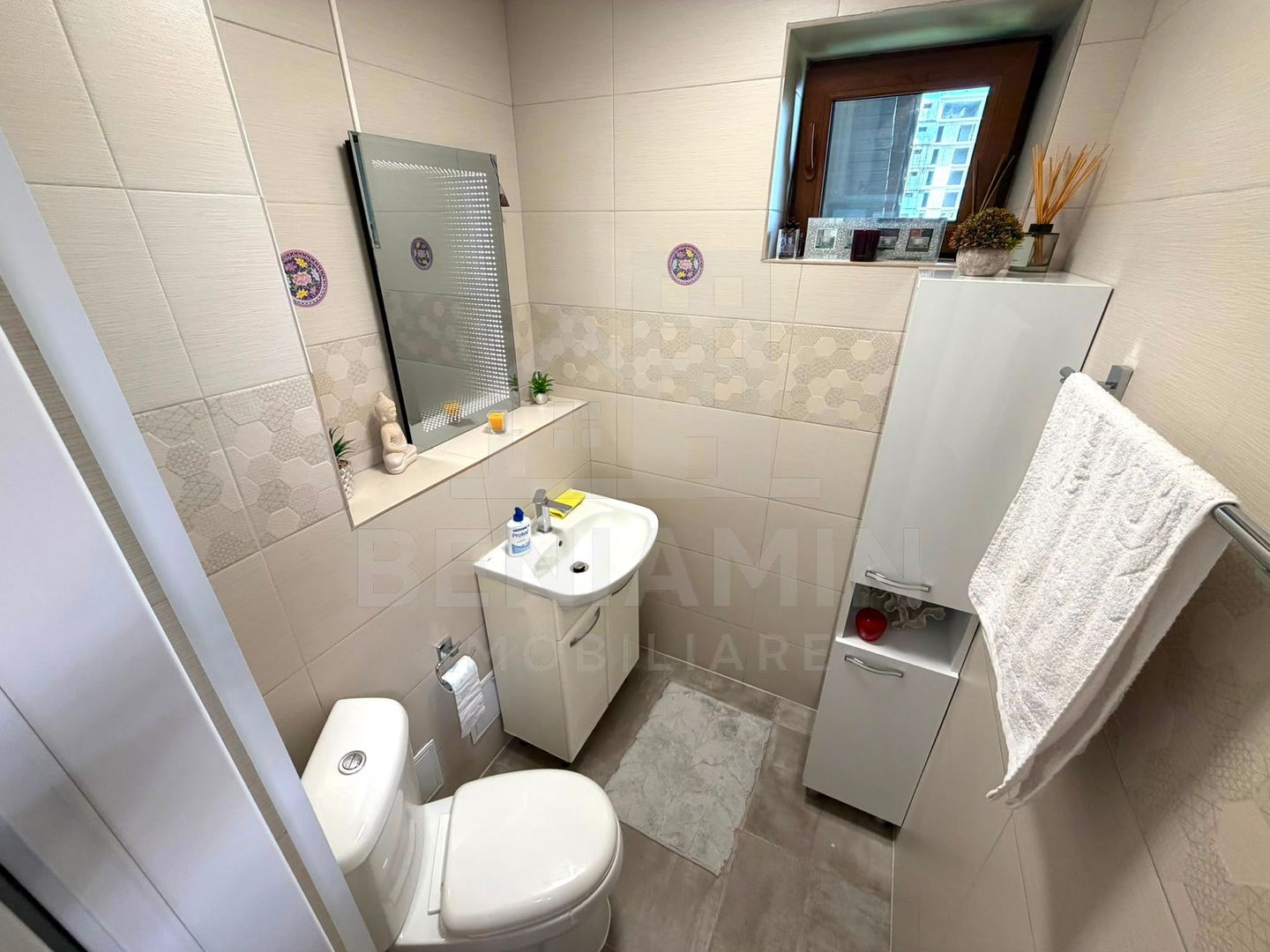 Apartament cu 3 camere si 3 bai in Craiovita Noua - Promenada Mall - - imaginea 6
