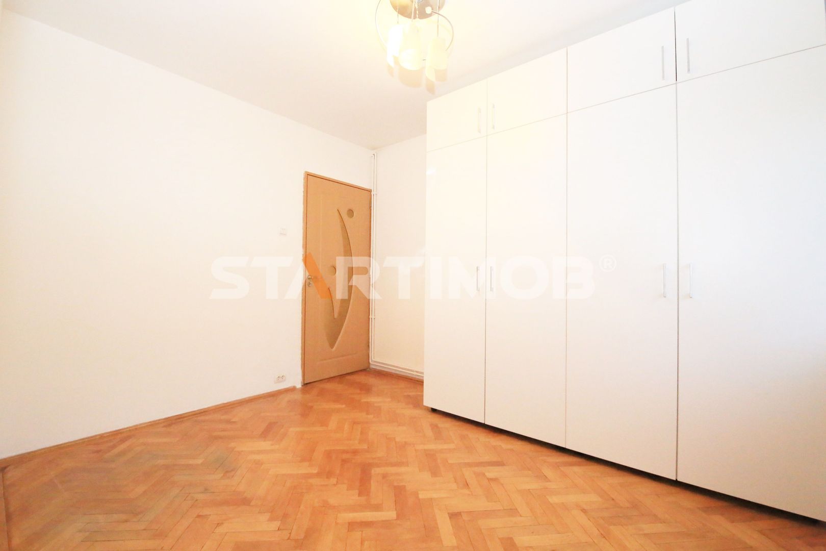 Apartament 4 camere  Astra cu parcare