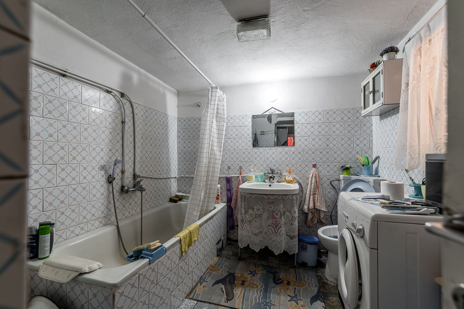 Imagine 10 - Casa 3 camere, bucatarie si baie, in zona centrala din Chisineu-Cris
