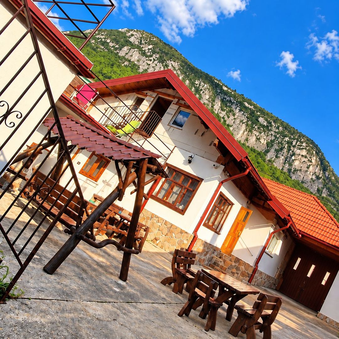 Casă cu grădină, saună și ciubăr în Băile Herculane | 2 zone de locuit