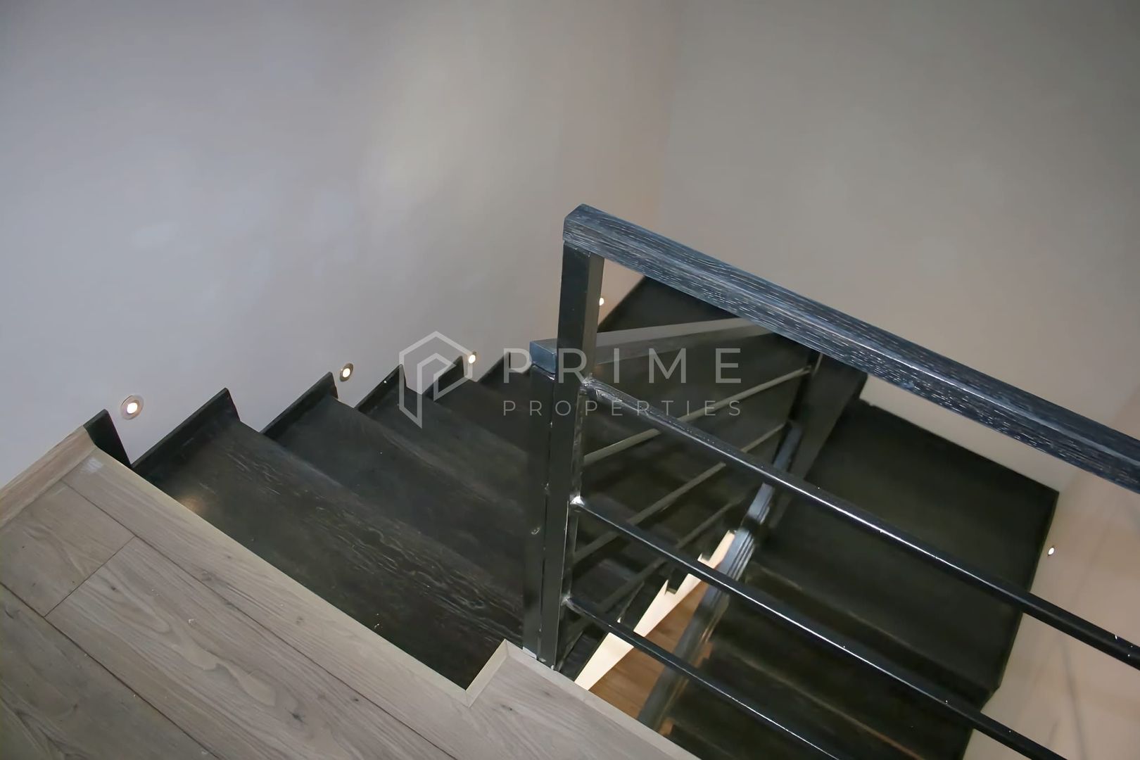 Casă tip duplex complet amenajată si mobilată | șemineu și garaj | - imaginea 6
