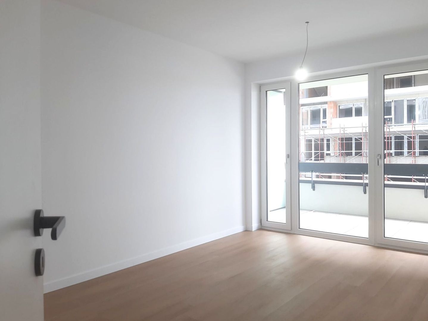 Apartament Nou 2 Camere Balcon 10 MP Lângă Viitoarea Sală Polivalenta - imaginea 3