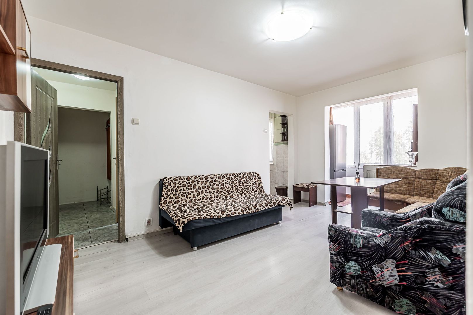 Imagine 3 - Apartament cu 3 camere, etaj 1 + loc de parcare zona Fortuna