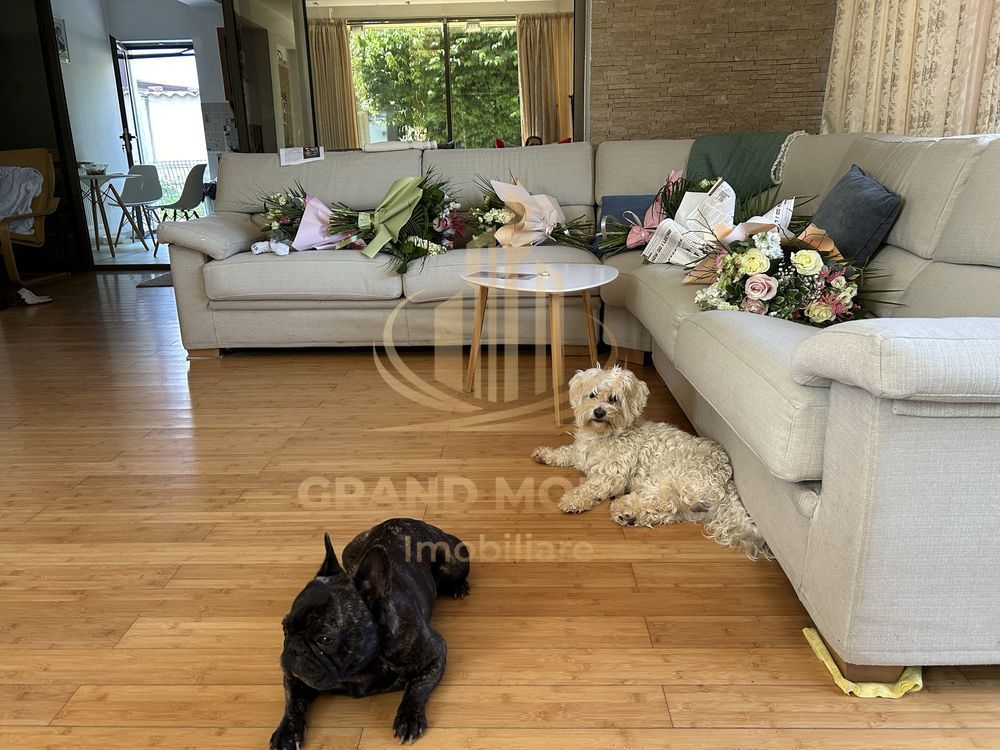 Vilă spectaculoasă în zona Brâncoveanu | 270 mp | Garaj| Curte proprie