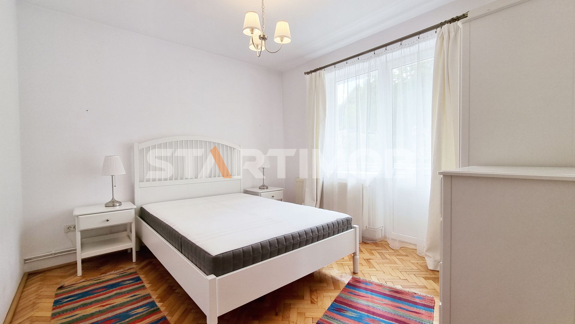 Apartament 3 camere cu parcare si boxa Central