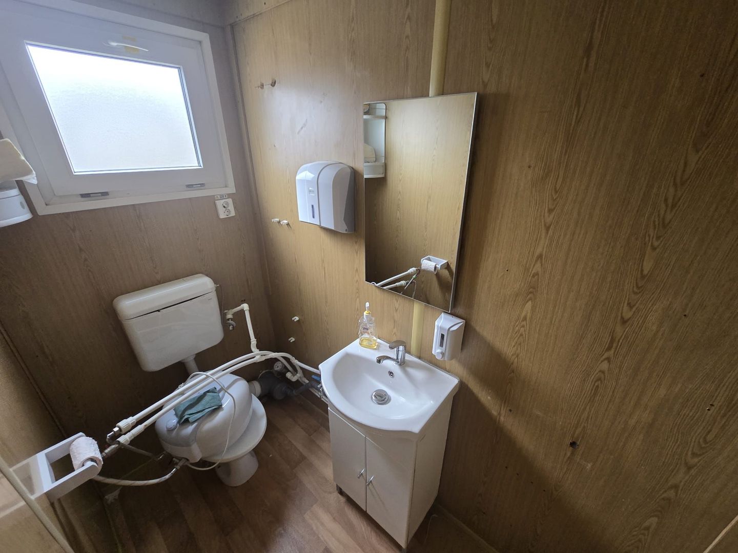 Spatiu Comercial 620 mp.parcare,birou,vestiar,baie - imaginea 8