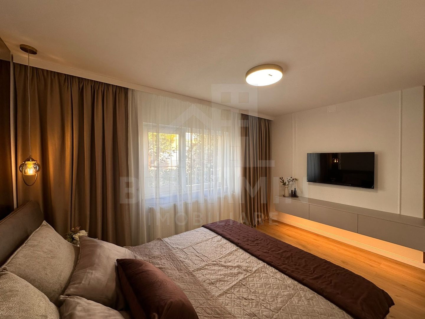 Apartament premium de vanzare 52mp Mobilat si Utilat Cartier Rovine - imaginea 4