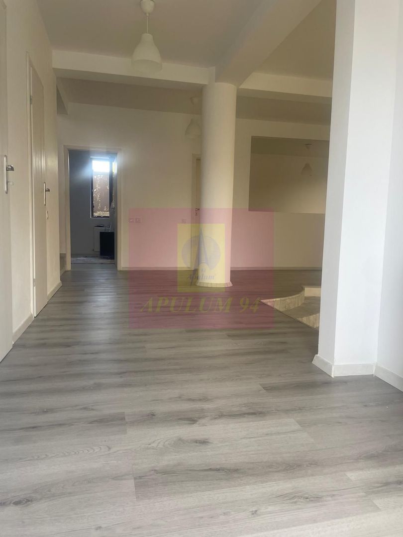Vilă individuală cu arhitectură elegantă și grădină generoasă | 5 came - imaginea 6