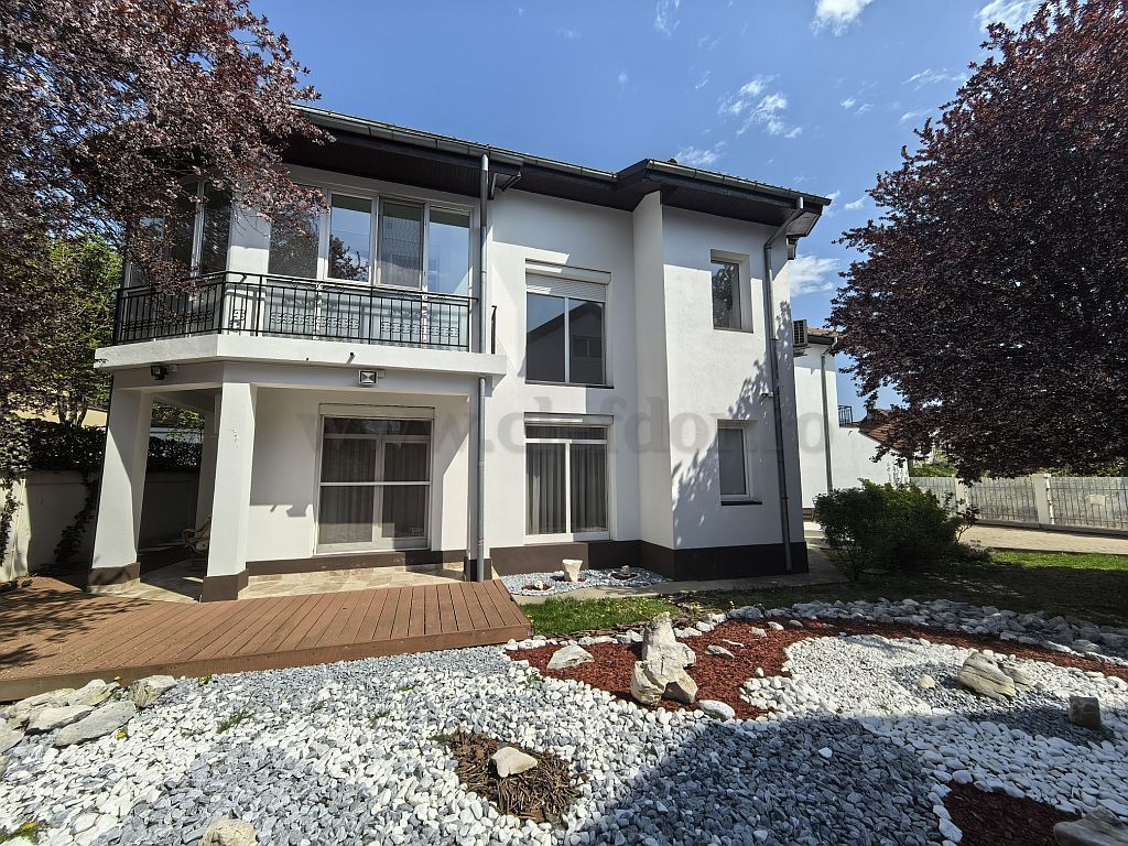 Vilă INDIVIDUALA în apropiere de British School