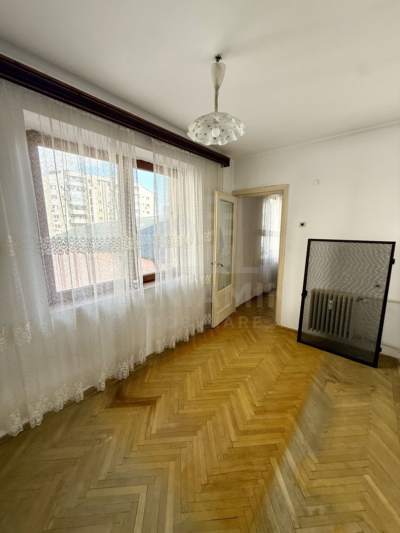 2 camere - etaj 1 - investitie - zona excelenta - Cinema Patria - imaginea 3