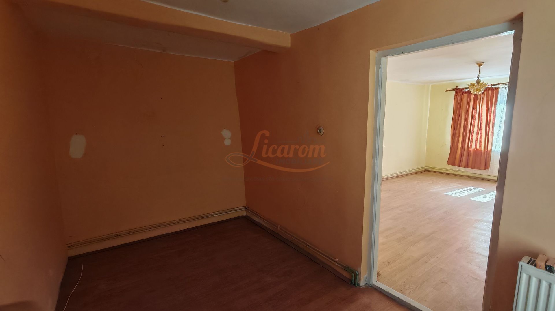 Casa singur in curte zona ZONA ISTORICA langa Seminarul Teologic - imaginea 12