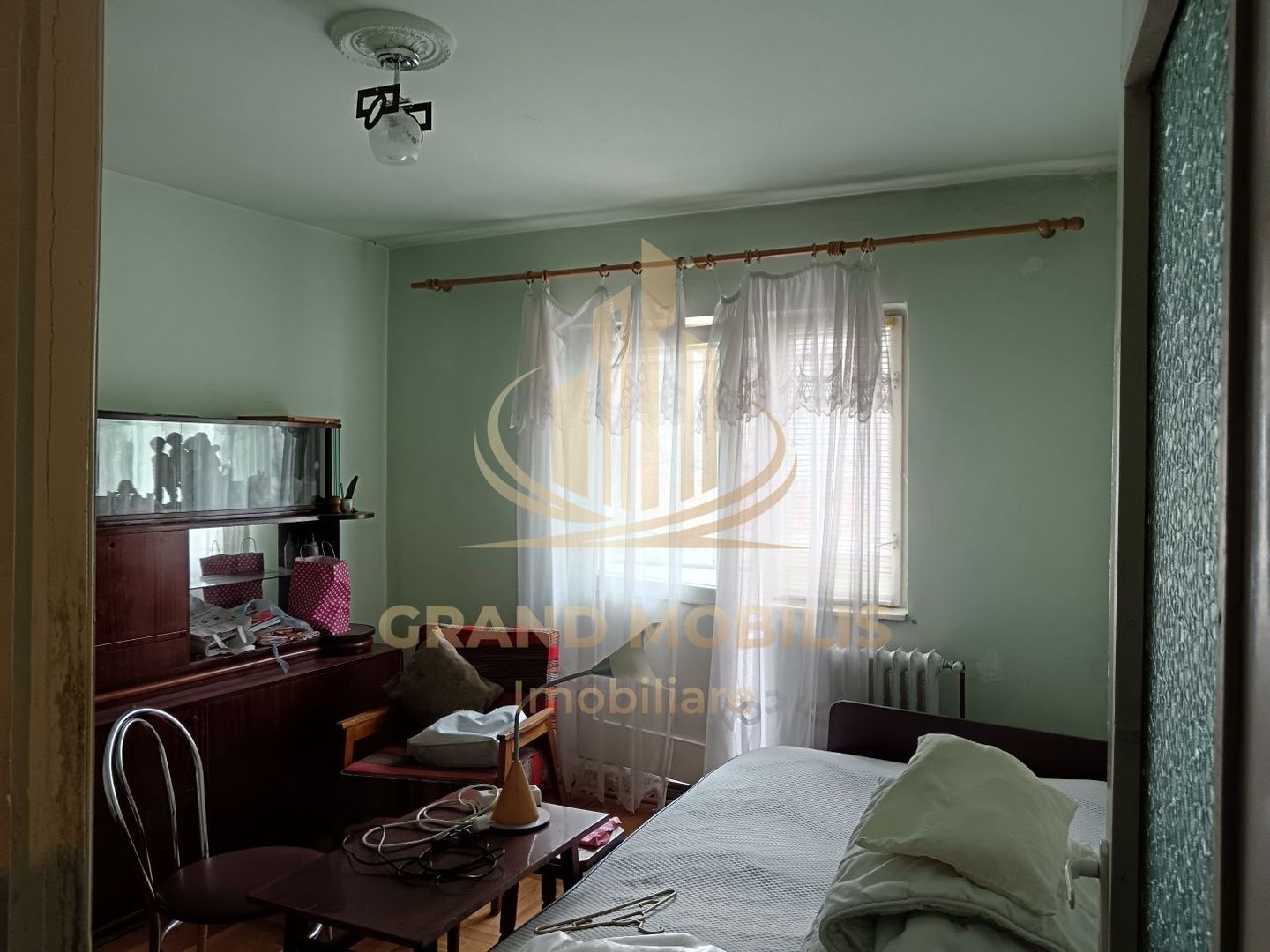 Apartament 4 camere, 3 dormitoare, 2 băi, 2 balcoane, etaj 1, Dâmboviț - imaginea 4