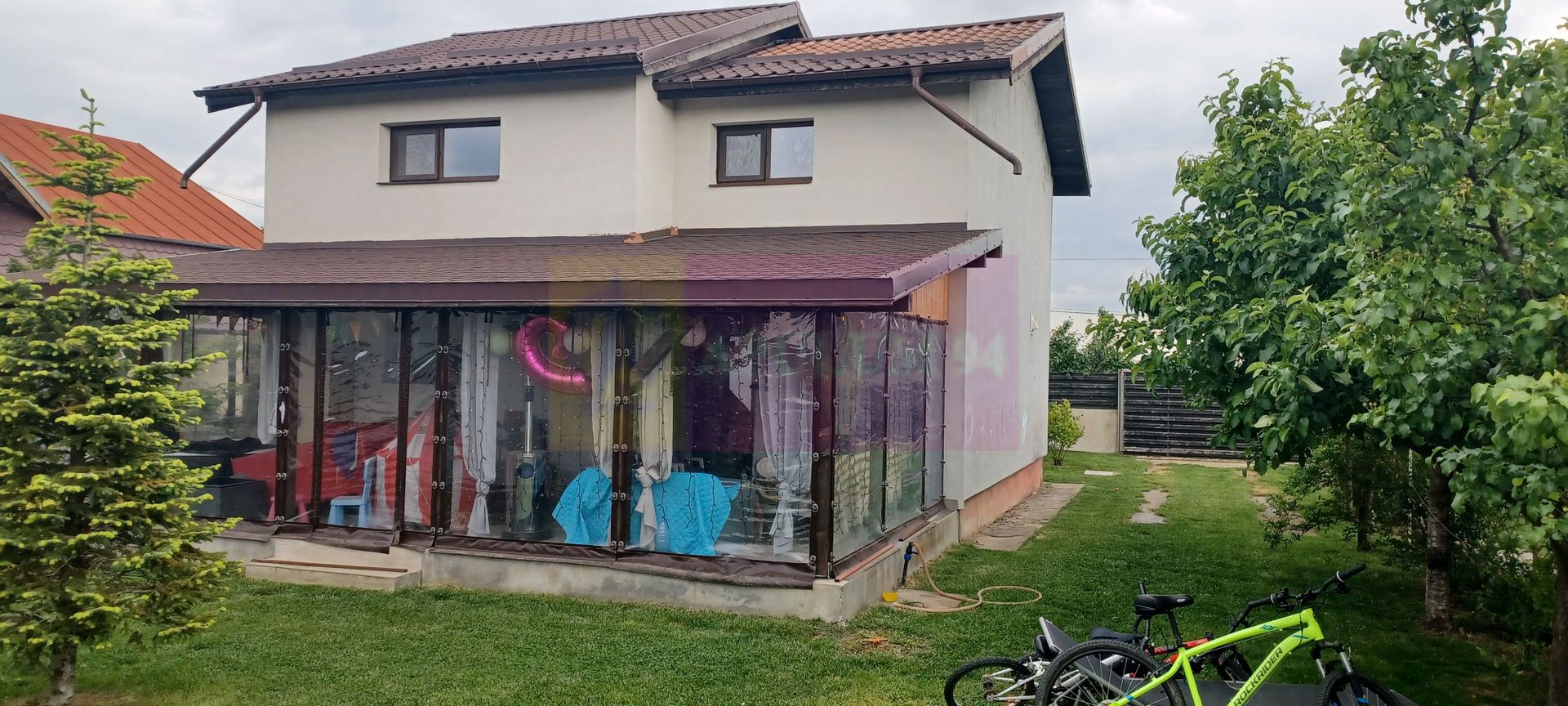 Săbăreni, casă 2011, P+M 4 camere + dependințe, curte 500 mp
