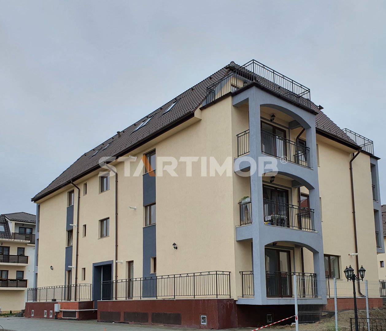 Apartament mobilat 3 camere cu parcare subterana