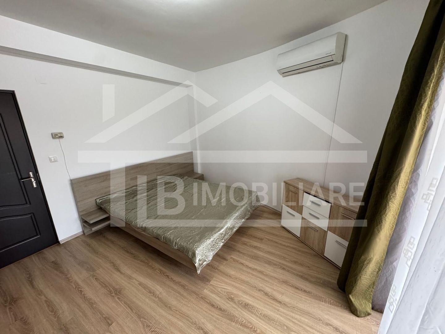 Apartament cu 2 camere, 70mp, terasa, parcare, Zona Centrala - imaginea 4