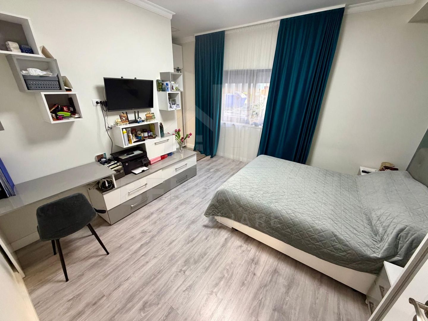 Apartament decomandat deosebit 3 camere 2 bai bloc 2020 cu parcare - imaginea 11
