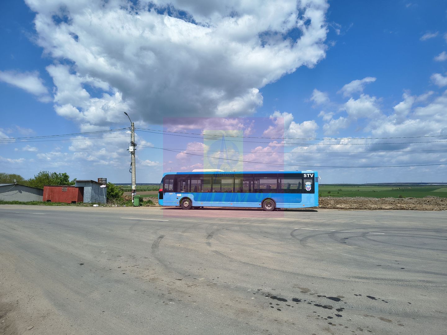 Casă cu farmec rustic și 500 mp, la 15 min de București - imaginea 19