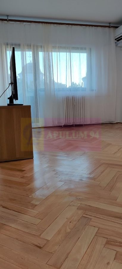 Vanzare apartament 3 camere in zona Unirii-Dambovita