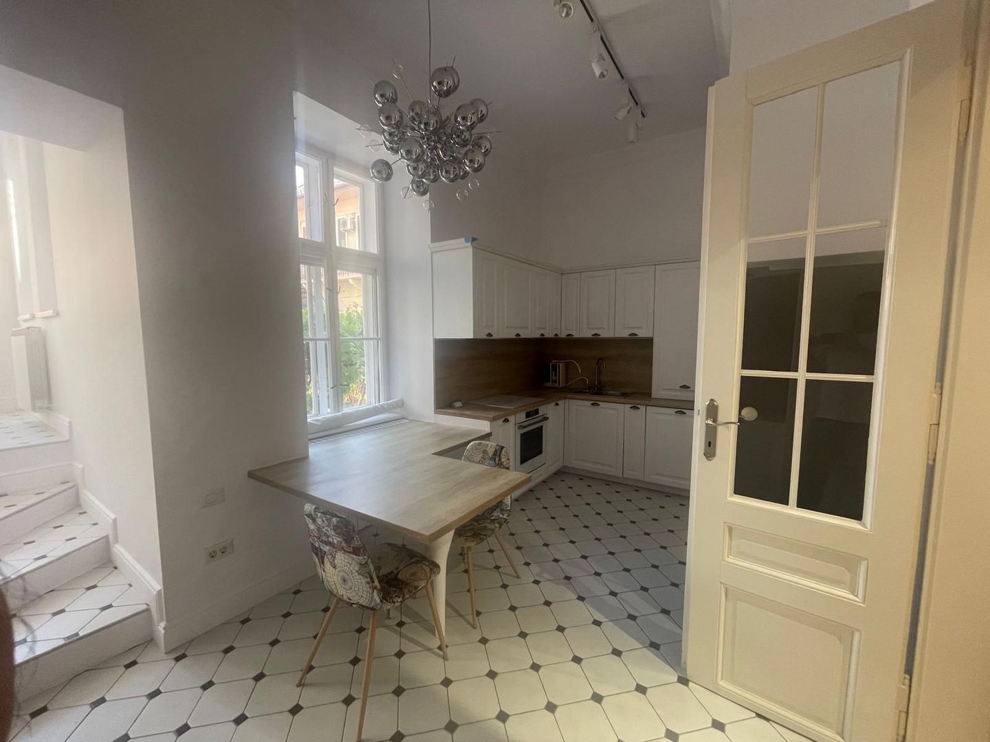 Apartament de lux în inima Oradiei – locație premium lângă Gojdu - imaginea 7