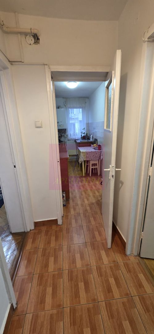 Apartament cu 3 camere de vanzare in Campina - imaginea 14