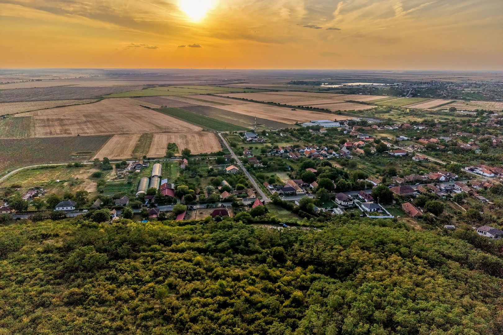 Imagine 1 - Teren pe deal, 1.150 mp, în Miniș, front 26 m, Drumul Vinului