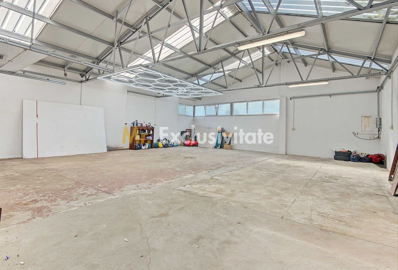 Casa de locuit + hala 136 mp in aceesi curte Maracineni Argeselu - imaginea 14