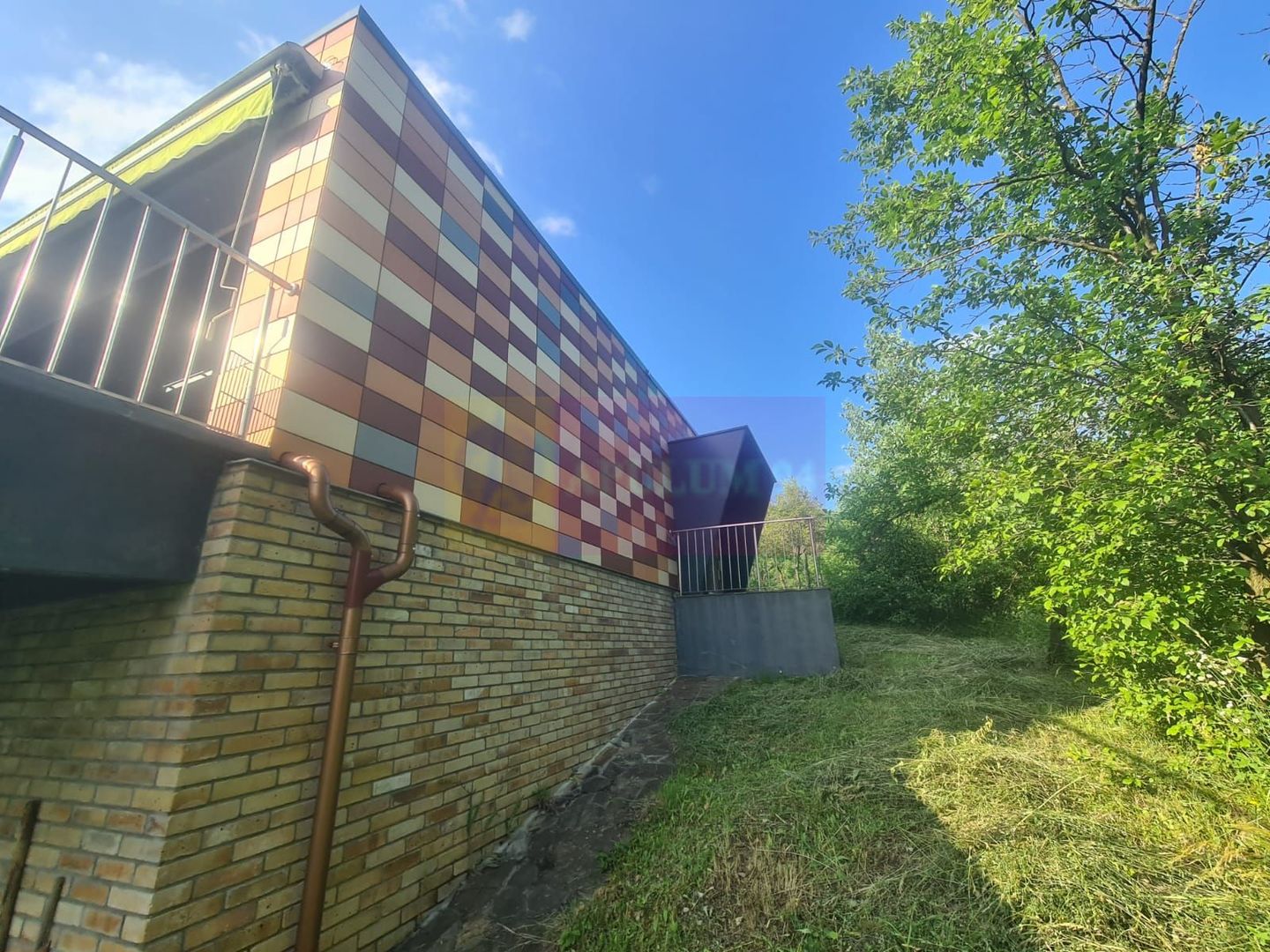 Vila de vanzare cu 6 camere in Cornu (teren 6.600 mp)