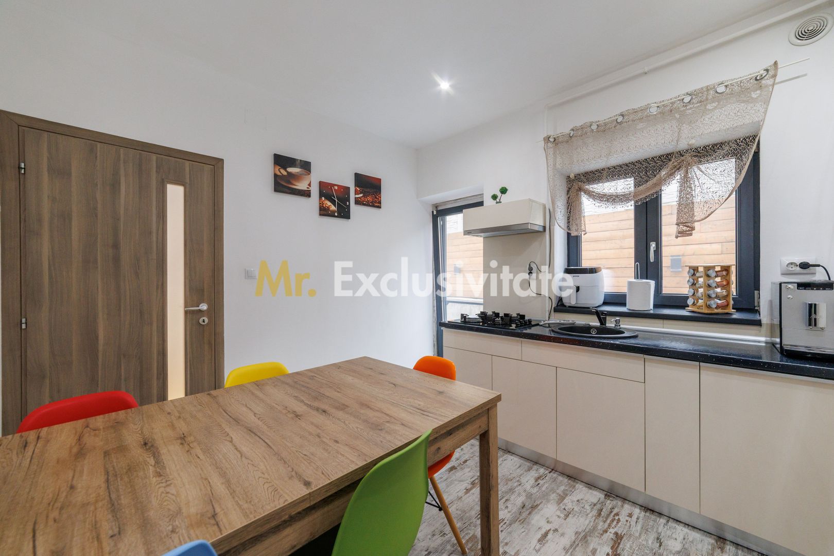 Casa moderna, constructie solida -view panoramic -Mioveni-Arges! - imaginea 15