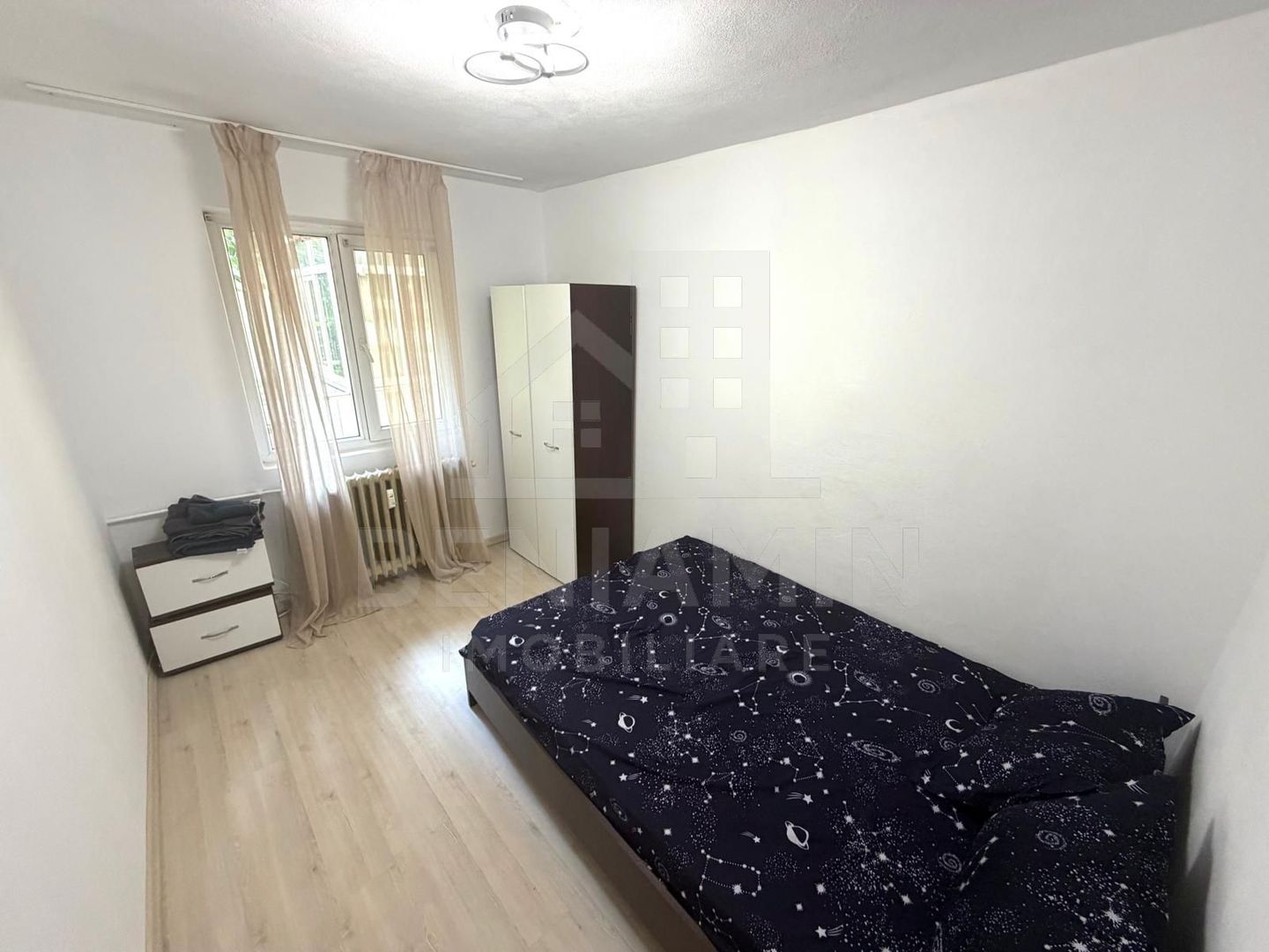 3 camere semidecomandat zona Materna -etaj 1- vedere bilaterala - imaginea 3