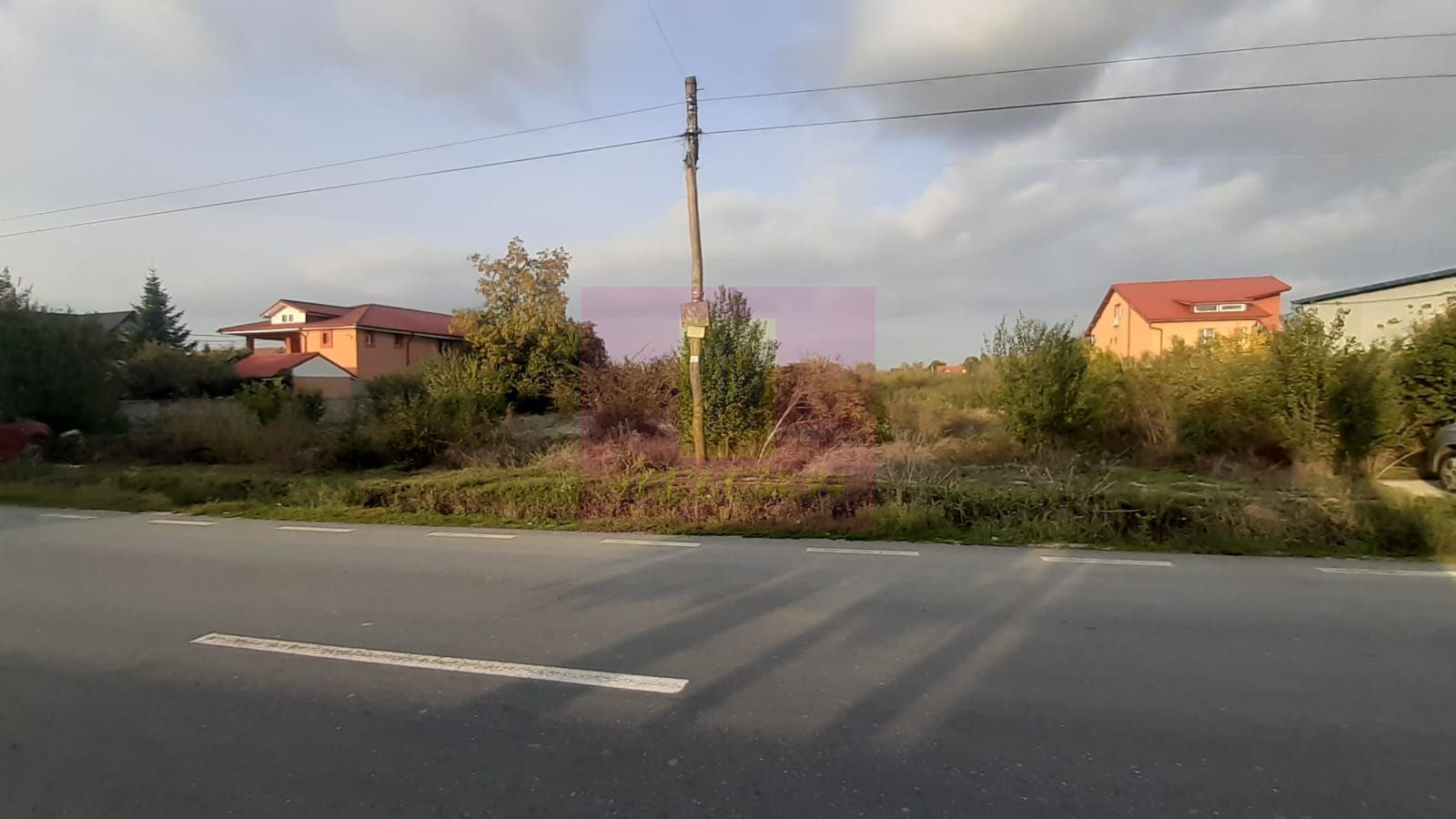 Teren bun pentru 2 sau 3 case aproape de Bucuresti.