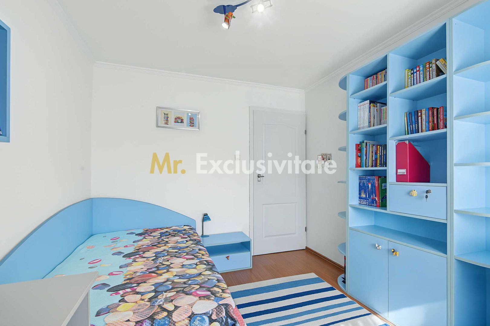 Central-Eremia, ap. 3 camere, 2 băi + boxă,proaspăt zugrăvit, et.2 - imaginea 20