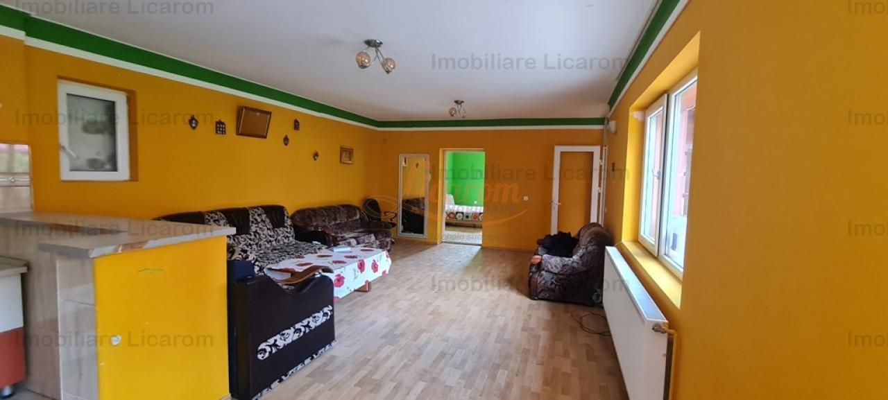 Casa individuala cu 2 apartamente, 6 camere,teren 403 mp,ASTRA. - imaginea 15