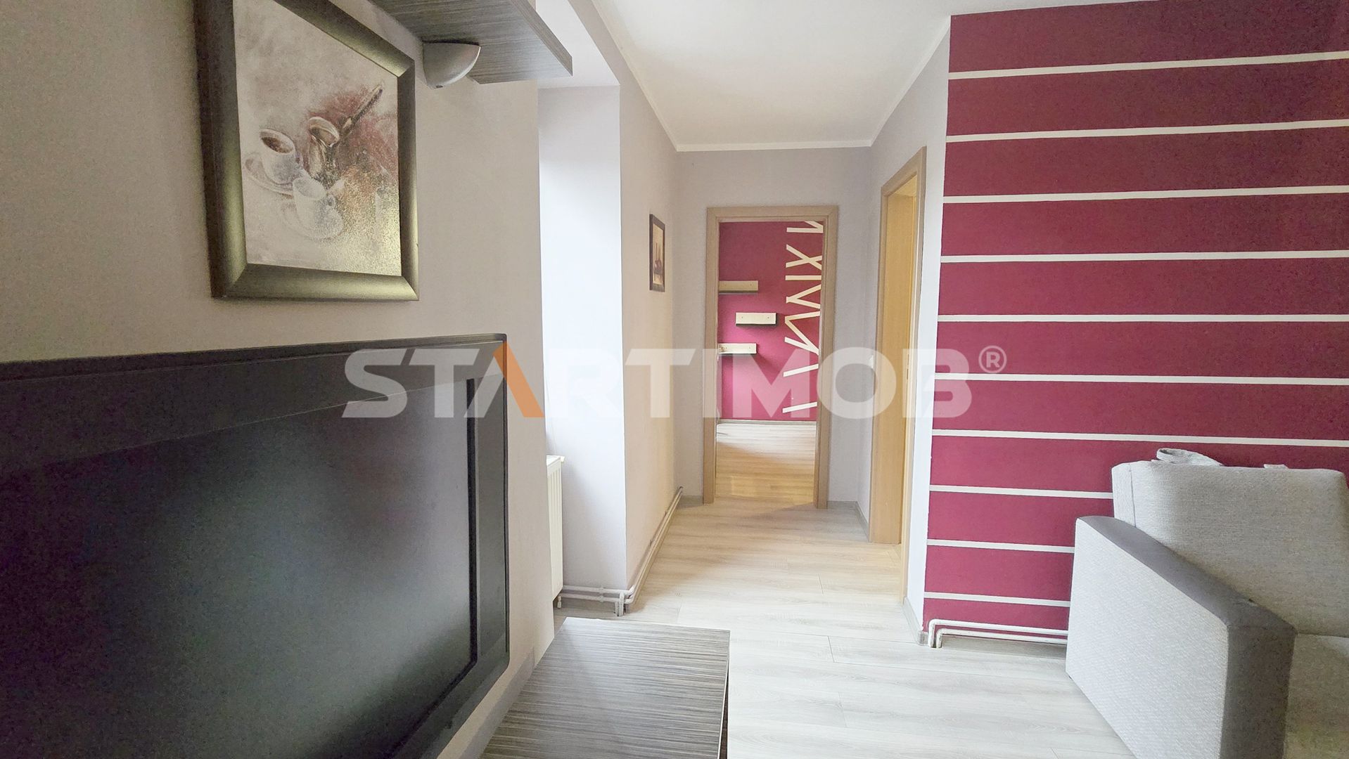 Apartament cu  trei camere la casa