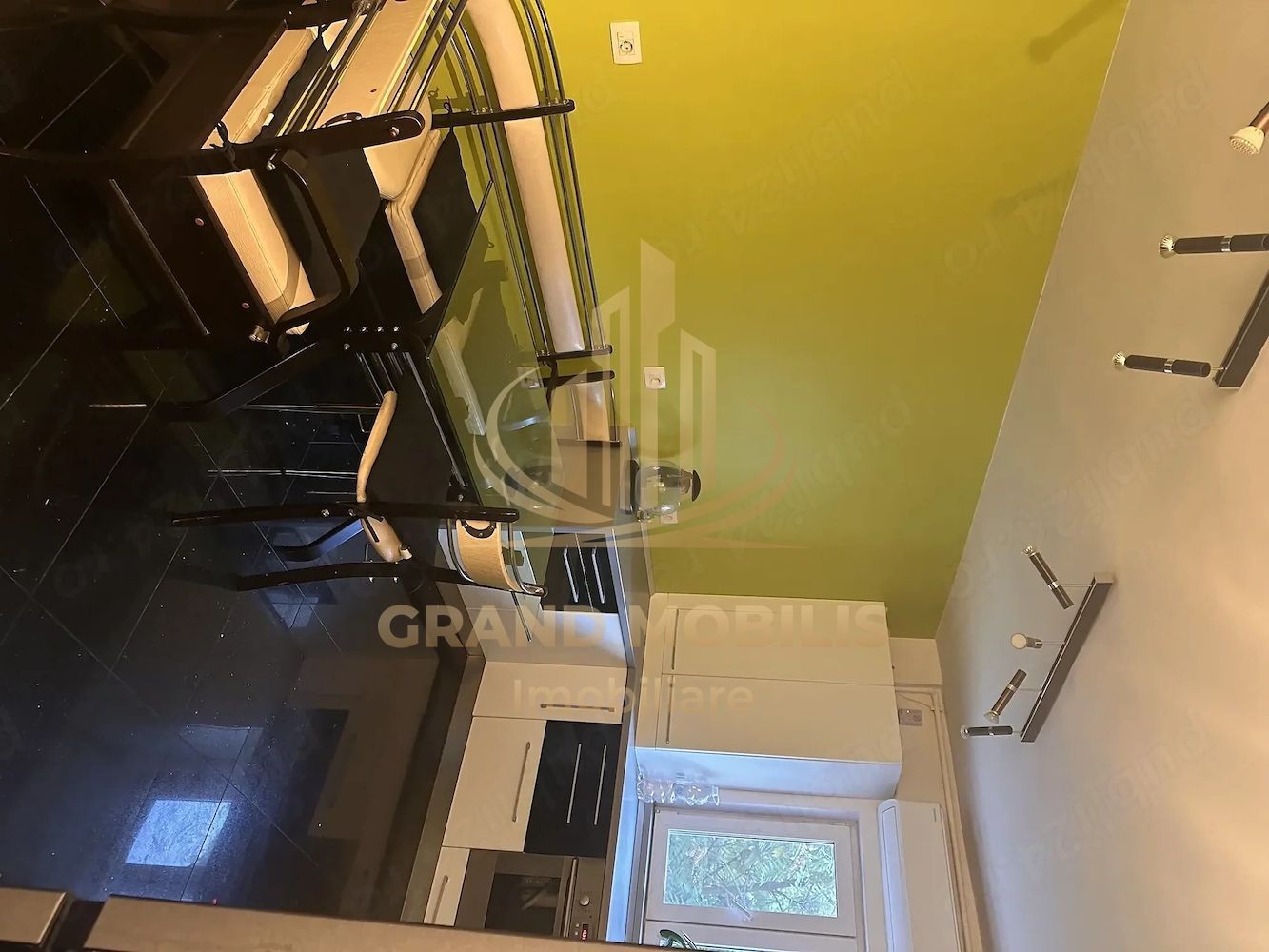 Apartament cu 3 camere, 2 băi și vedere spre parc – Zona Lunei - imaginea 7