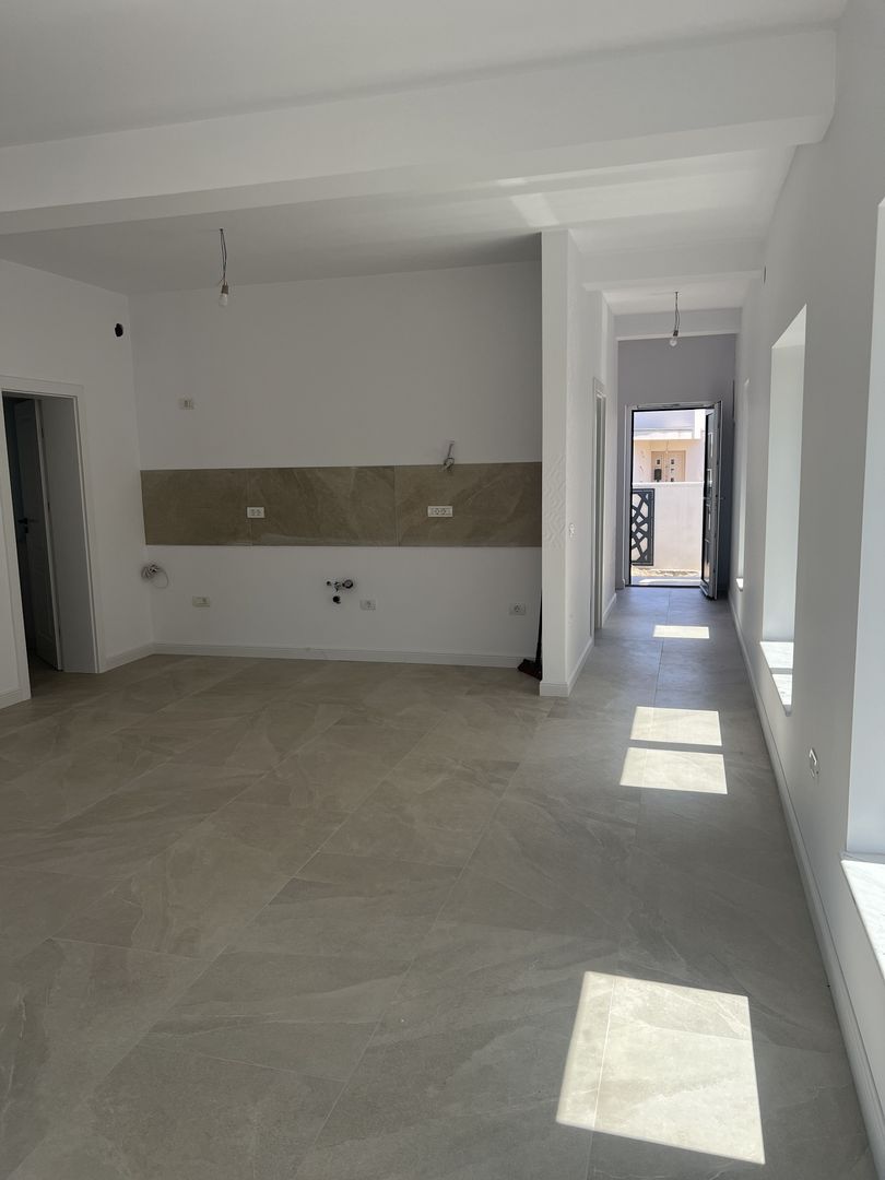 Jumătate de duplex premium, 120 mp utili, teren 256 mp, garaj și 3 dor - imaginea 6