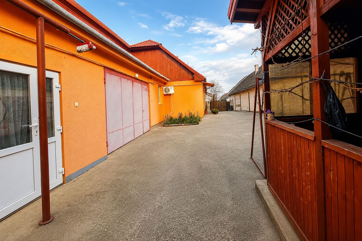 Casă individuală, teren generos de 1.348mp, poziție centrală, Giarmata - imaginea 16