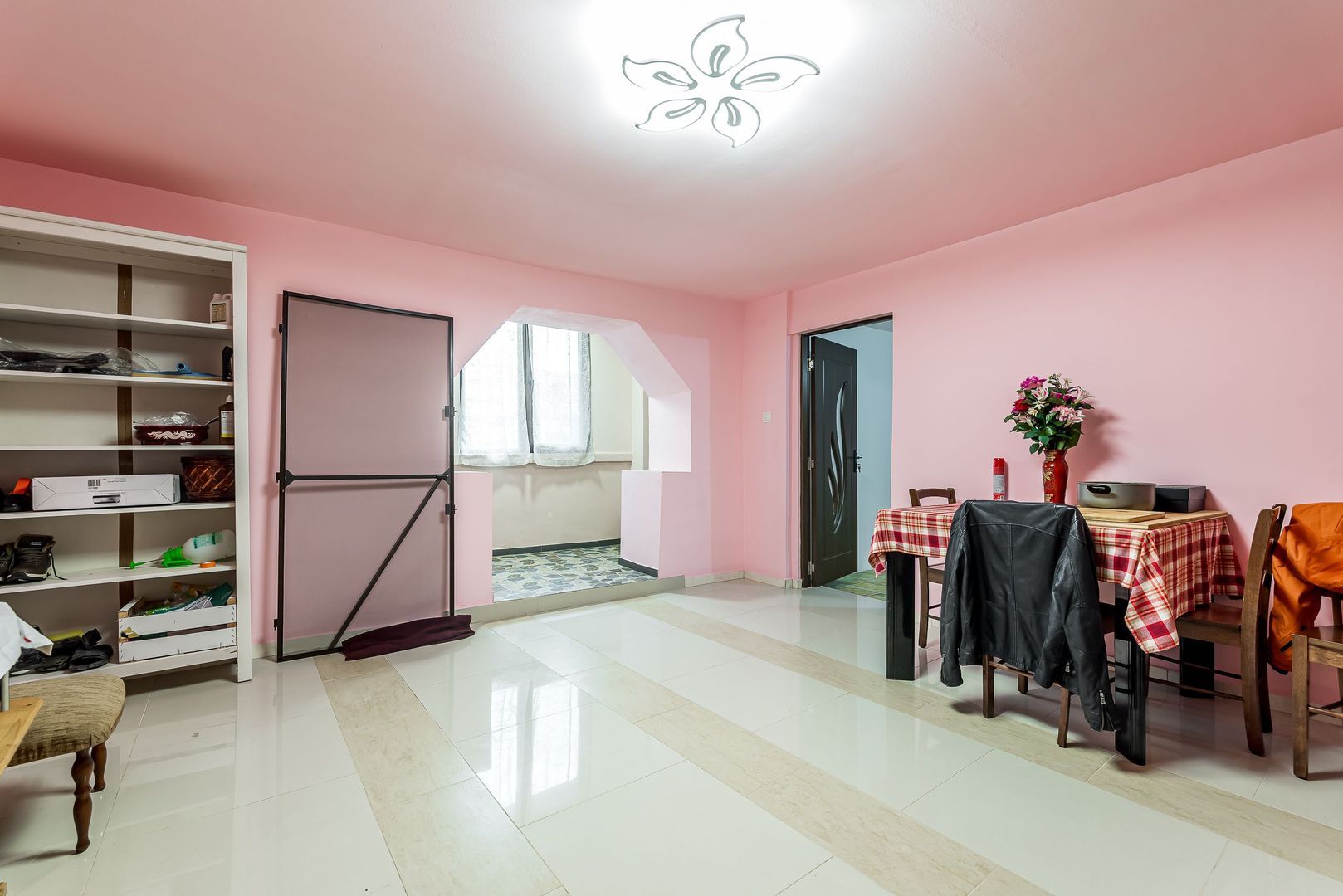 Imagine 7 - Casă în Vinga – restaurată Integral 2025 | 3 camere | utilități