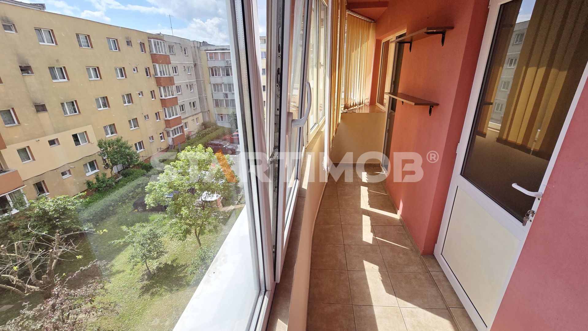 Apartament 2 camere cu parcare
