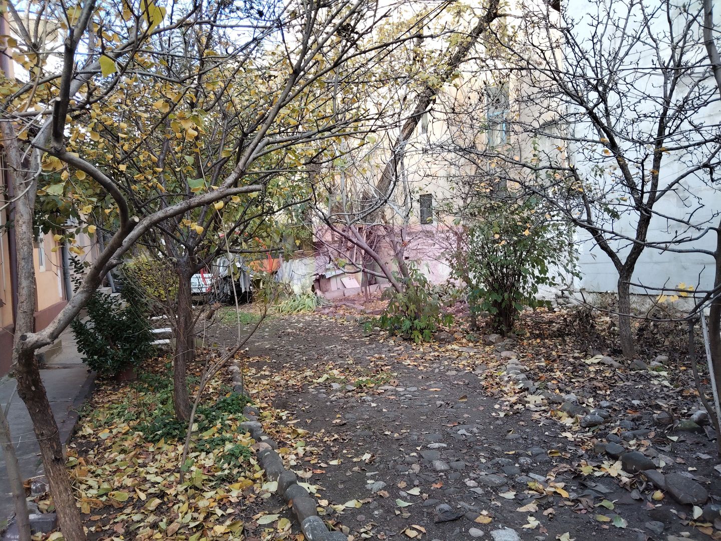 Casa în Ultracentralul Bucureștiului la preț mic (casă mică)