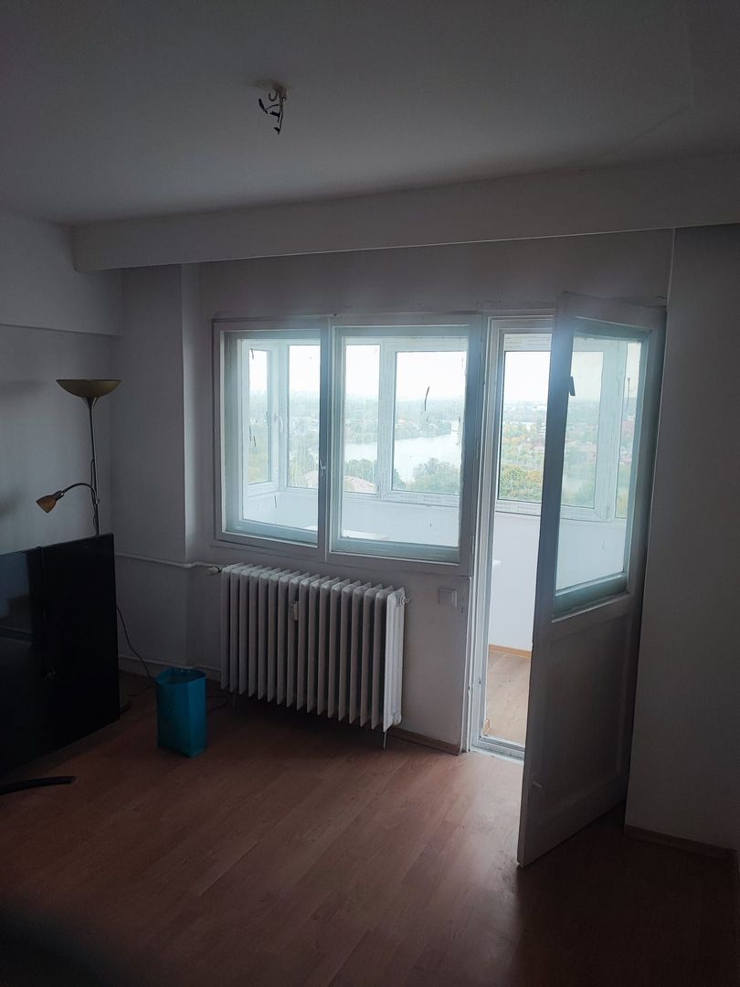 Vand apartament 3 camere - Panoramă superbă Parcul Tei  - renovat - imaginea 18