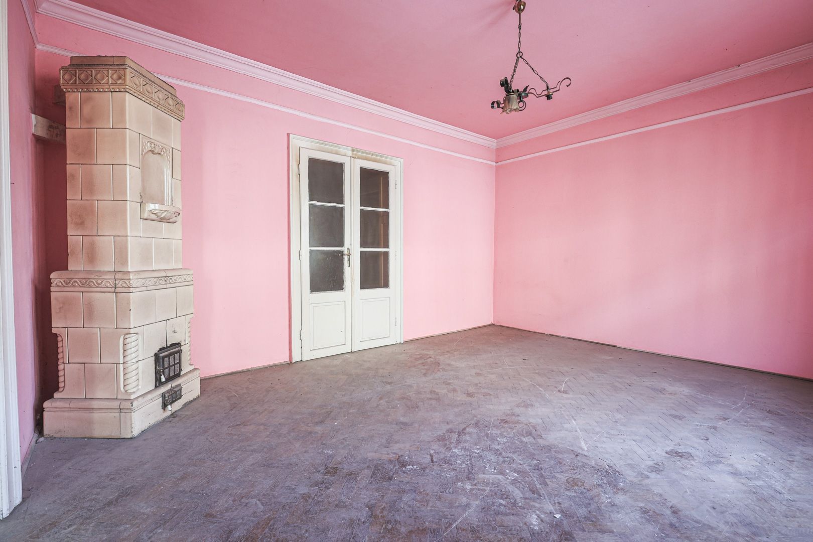 Proiect de clinică sau birouri în centru – casă cu demisol, de renovat