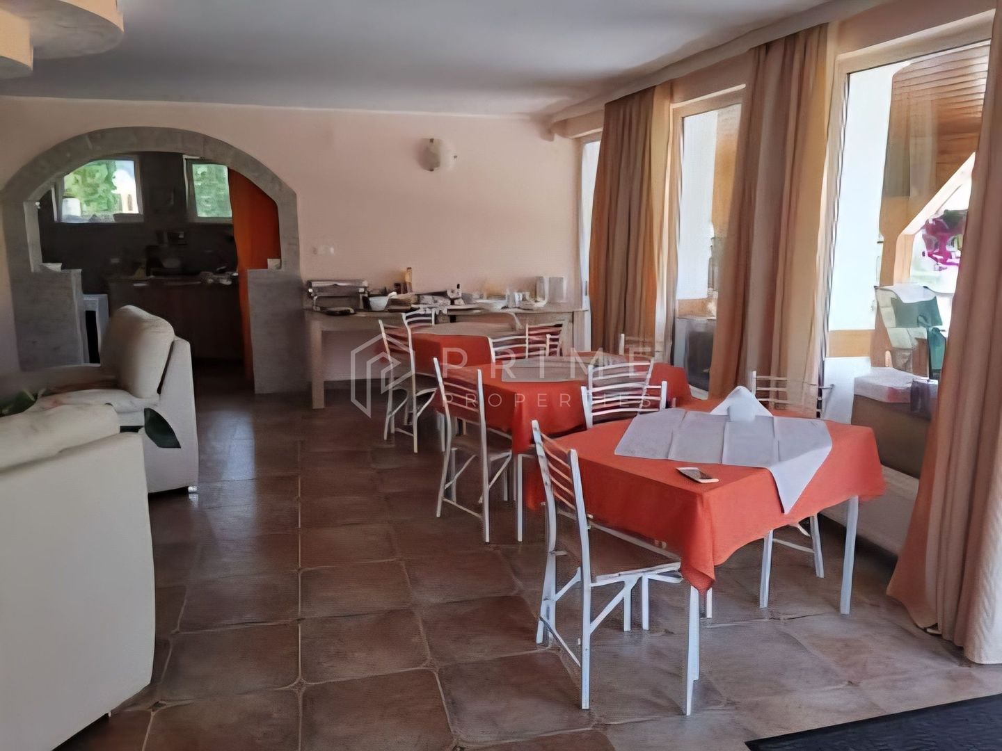 Casă individuală 310mp utili, 8 camere, piscină - imaginea 5