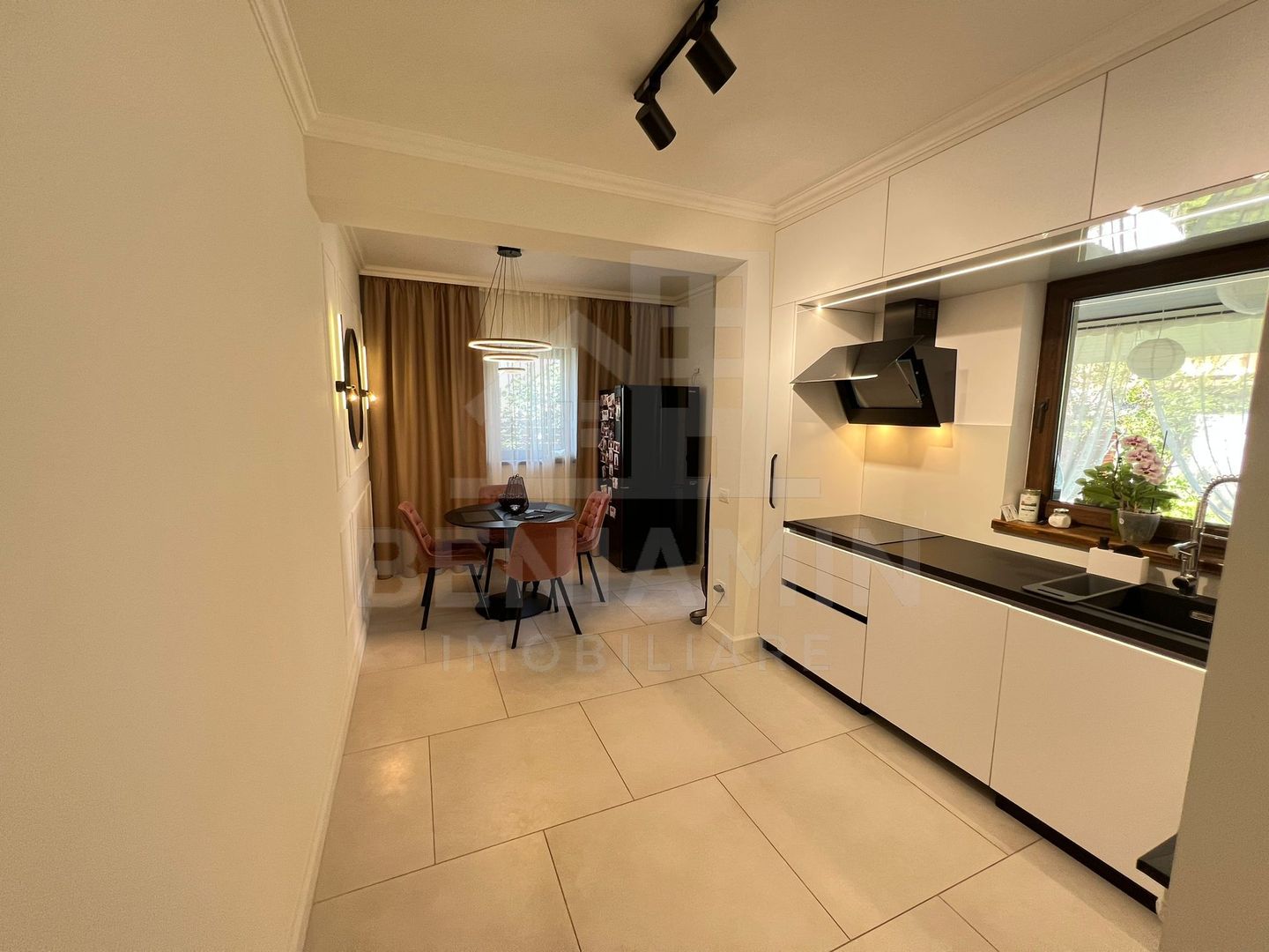 Casa-4-Camere-165mp-Utili-480mp-Garaj-Teren-Bartolomeu-Brasov - imaginea 8