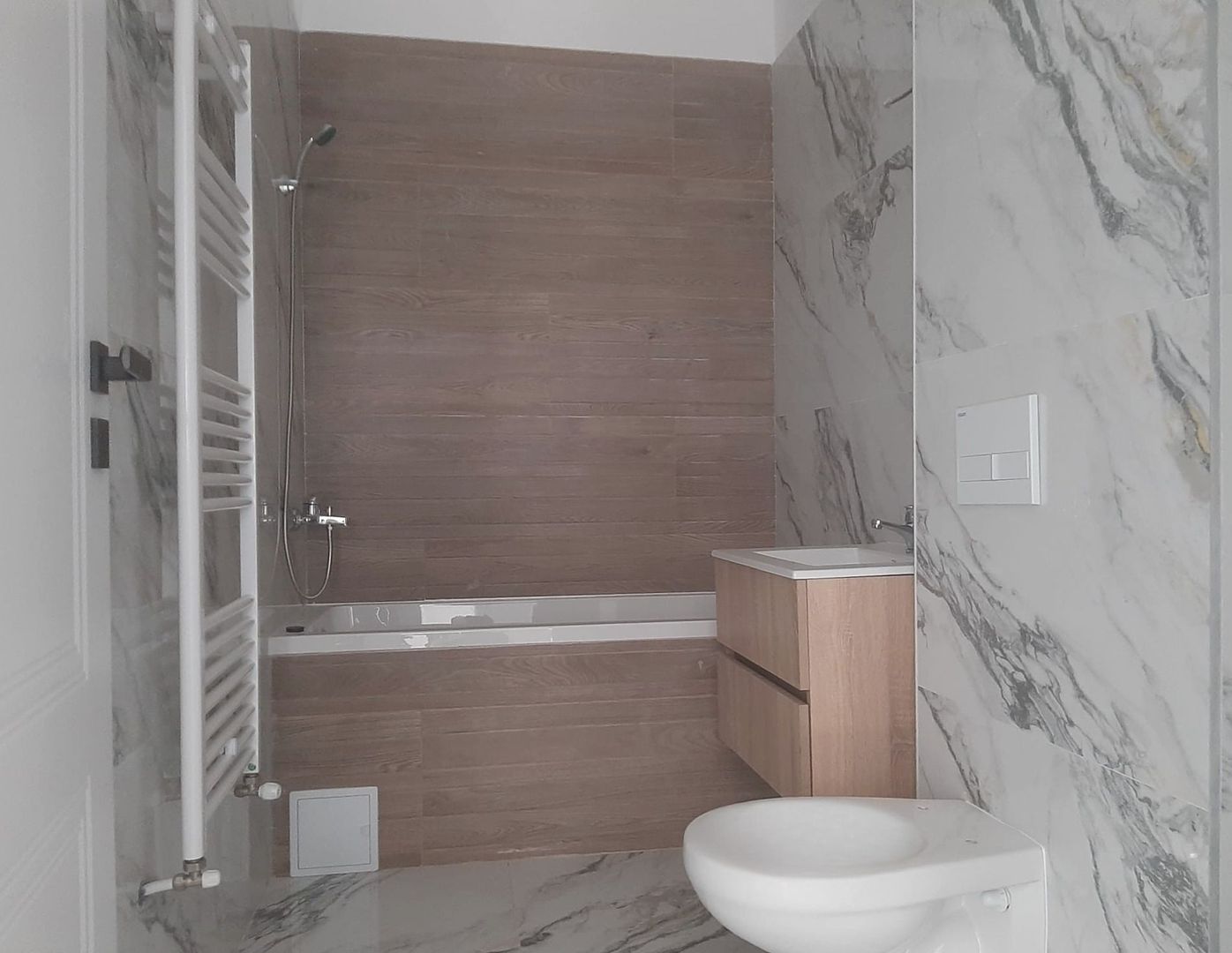 Apartament cu 3 camere situat la etajul 3 zona rezidentiala Rasnov - imaginea 28