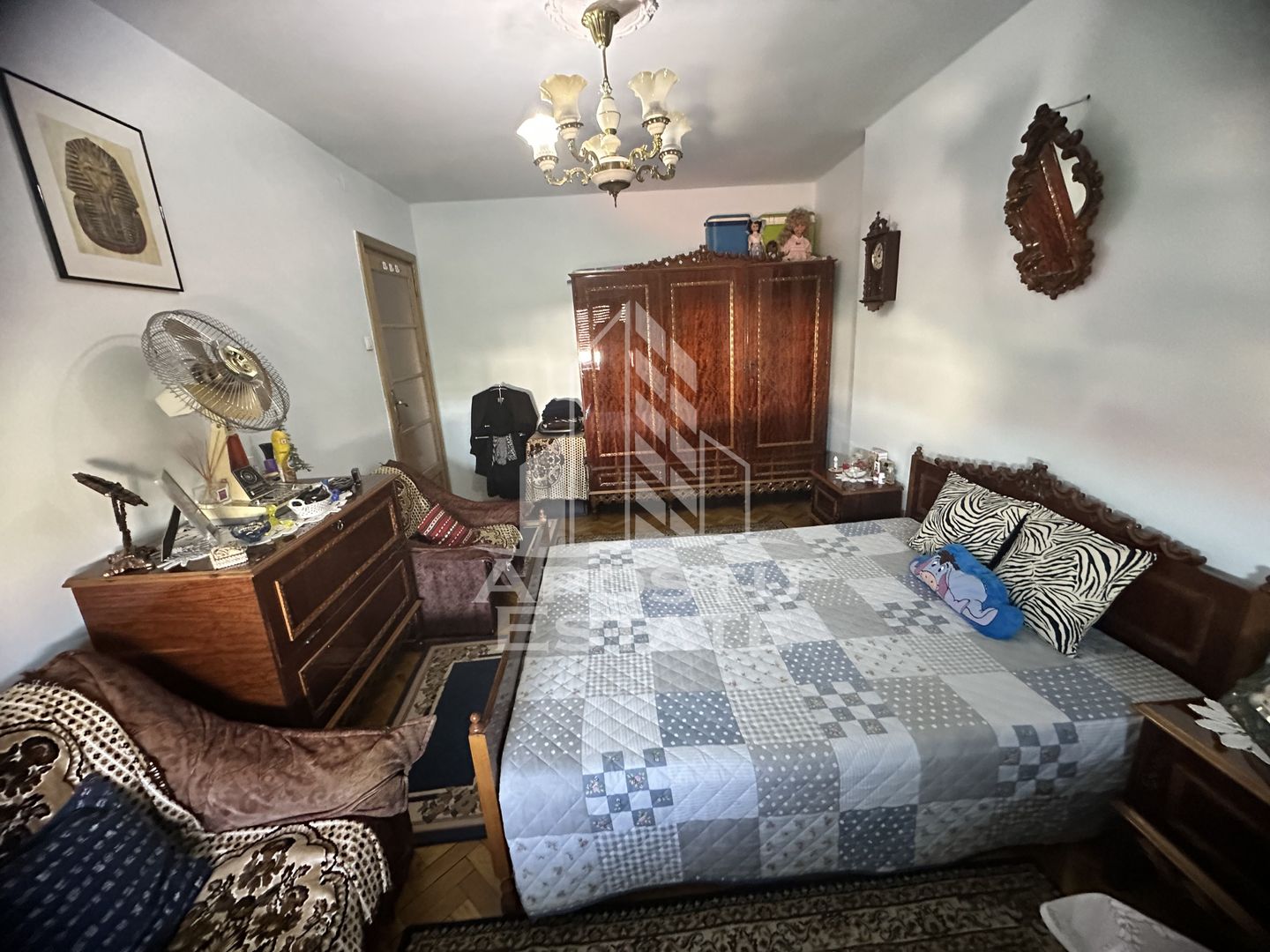 Apartament de vanzare cu 3 camere, 2 bai, 76mp, zona Spitalul Judetean - imaginea 2