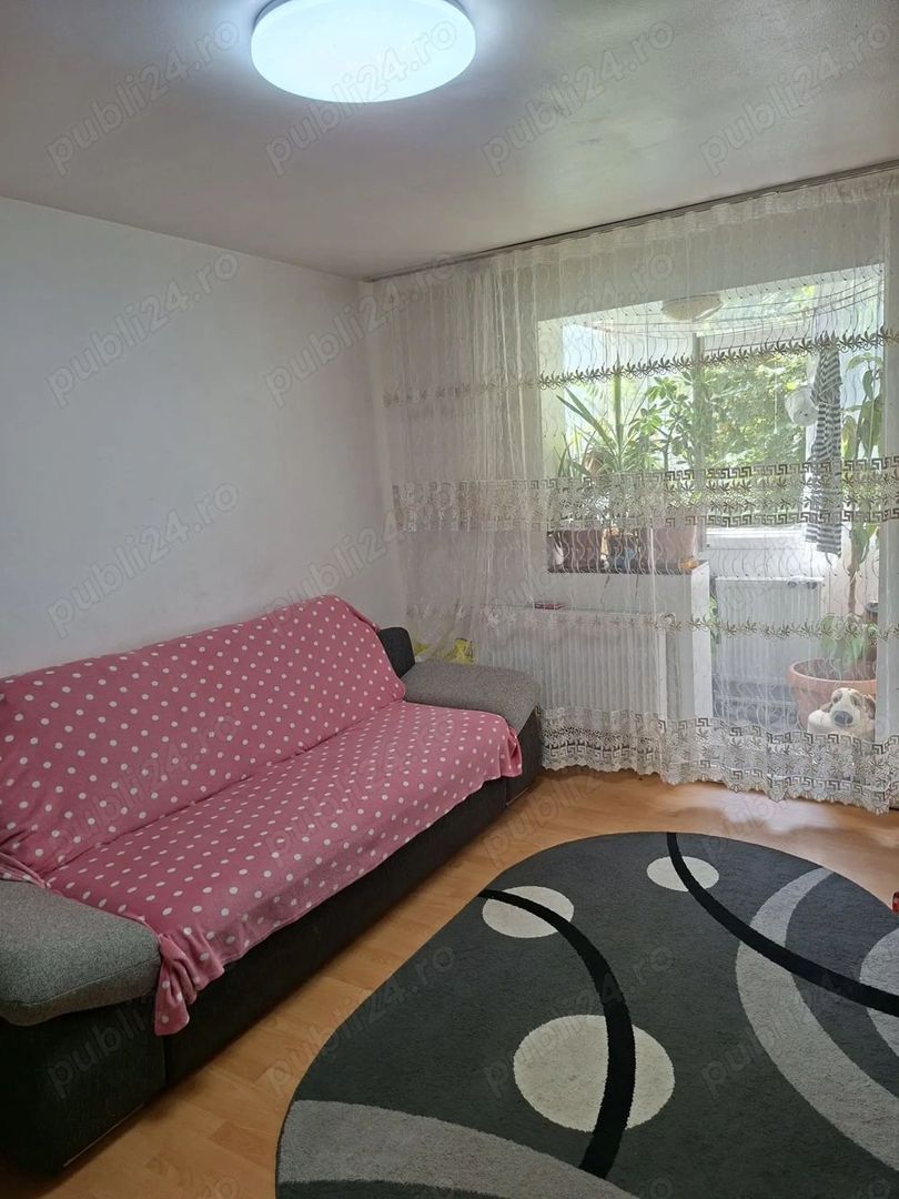 Apartament 3 camere la Piata Progresul