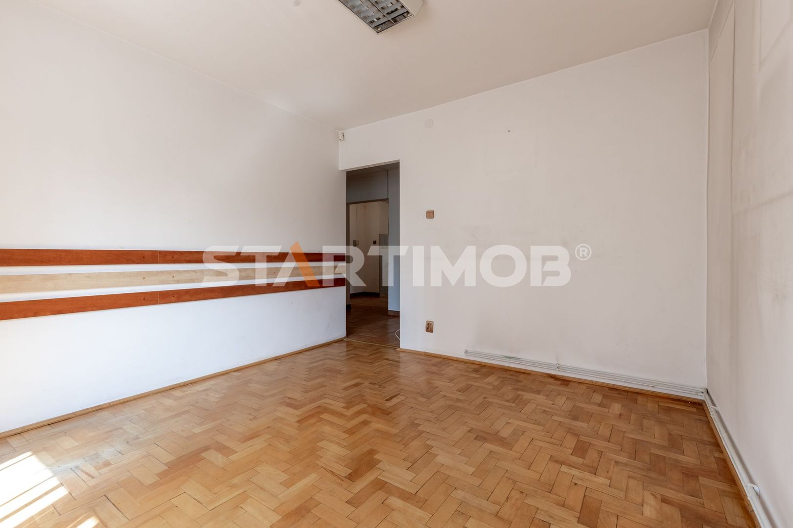 Apartament 3 camere  cu boxa si parcare